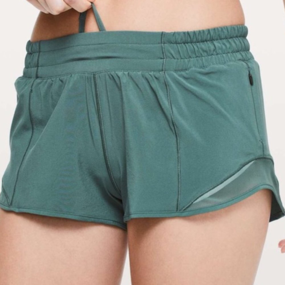 Lululemon Hotty Hot Low Rise Short 4"